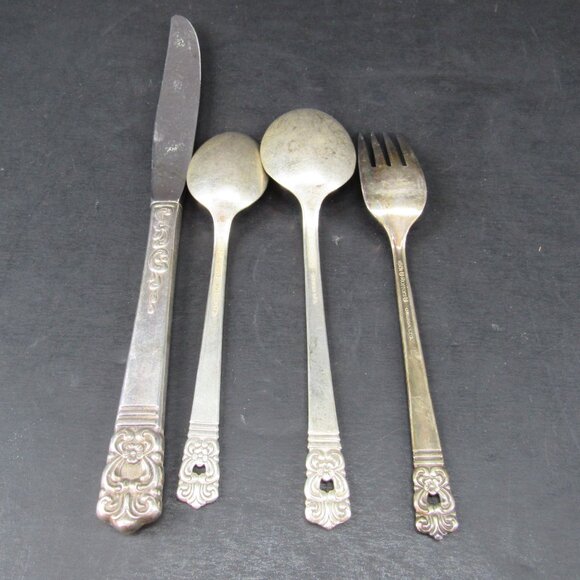 1881 Rogers Oneida Ltd Vinland Satin Stainless Flatware 1 Knife 2 Spoon 1 Fork - Picture 8 of 8